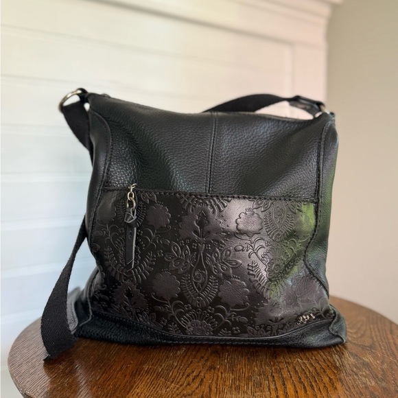 The Sak Black Leather Shoulder Bag - Picture 2 of 11